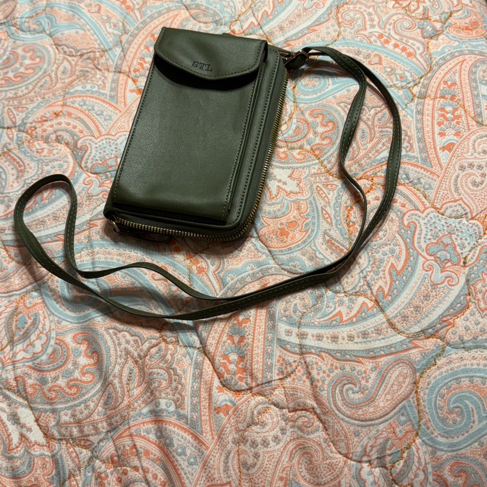 Selena the Label Crossbody Clutch Wallet